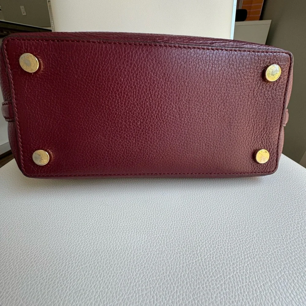 Gorgeous Michael Kors Handbag/Crossbody in very good preloved condition!
